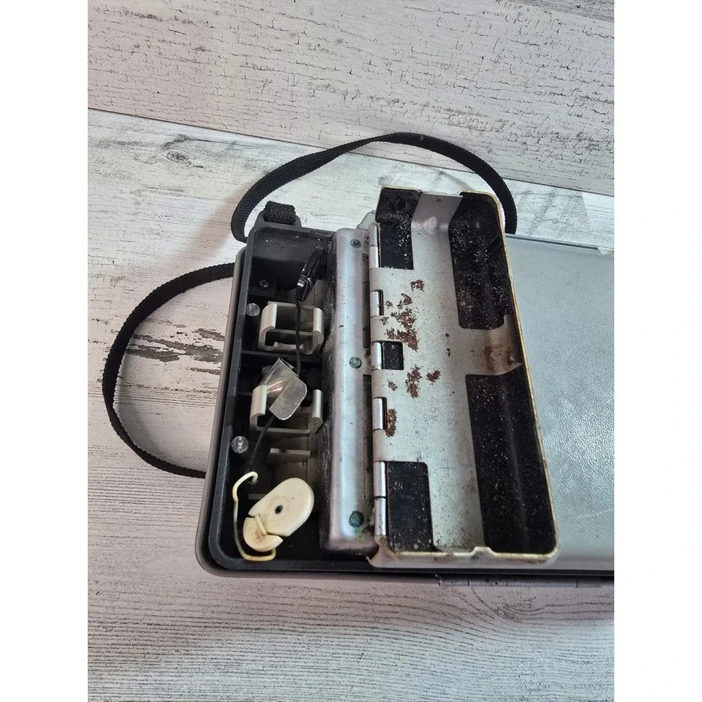 Vintage Polaroid Automatic 230‎ Land Camera Folding Bellows 1967 with Cold Clip